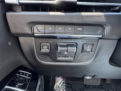 Certified 2025 Cadillac Escalade ESV Premium Luxury image 19