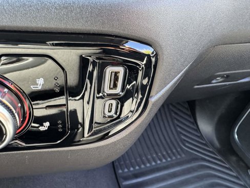 Used 2024 GMC Sierra 1500 Elevation image 30