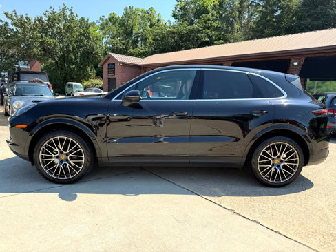 Used 2019 Porsche Cayenne image 2