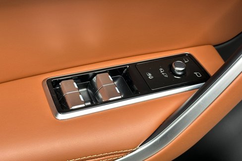 Used 2025 Jaguar F-PACE R-Dynamic S image 11