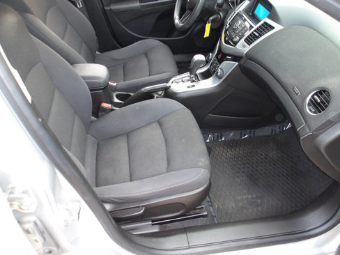 Used 2016 Chevrolet Cruze LT image 6