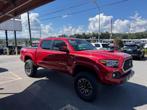 Used 2022 Toyota Tacoma SR5 image 2