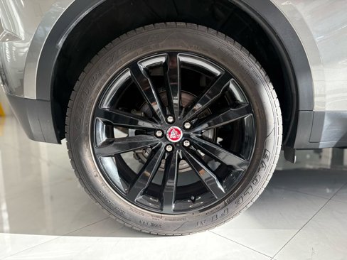 Used 2022 Jaguar E-PACE SE image 40