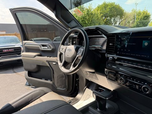 Used 2025 Chevrolet Silverado 1500 ZR2 w/ Technology Package image 16