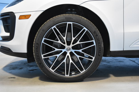 New 2026 Porsche Macan image 26