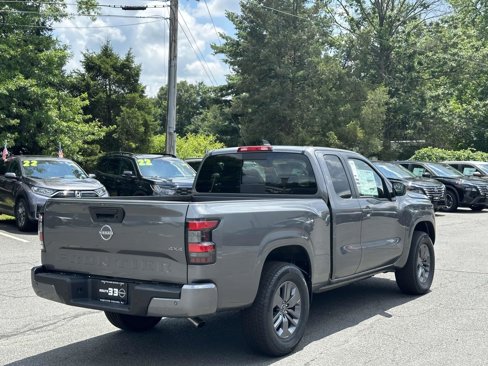 Used 2025 Nissan Frontier SV image 5
