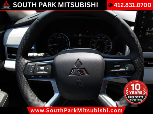 New 2025 Mitsubishi Outlander SE image 16