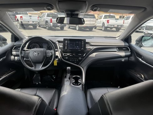 Used 2022 Toyota Camry SE image 14