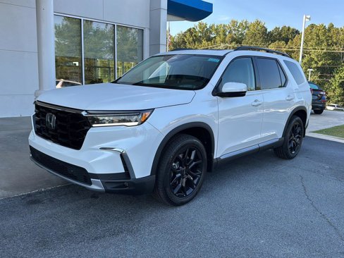 New 2025 Honda Pilot Touring image 2