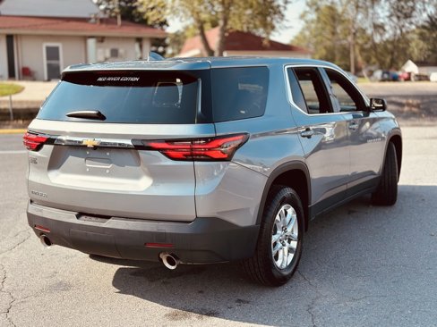 Used 2023 Chevrolet Traverse LS image 4
