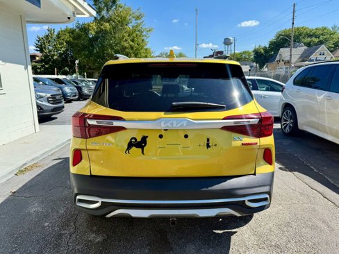 Used 2022 Kia Seltos SX w/ Sunroof Package image 12