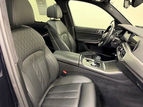 Used 2022 BMW X5 xDrive40i w/ M Sport Package image 10