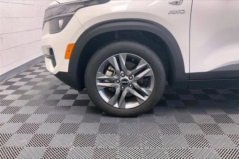 Used 2023 Kia Seltos LX image 7