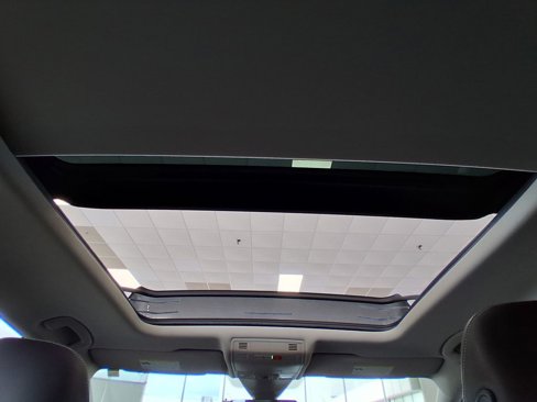 Used 2022 Volkswagen Tiguan SE image 19