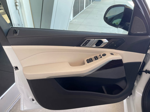 New 2026 BMW X5 xDrive40i w/ M Sport Package image 15