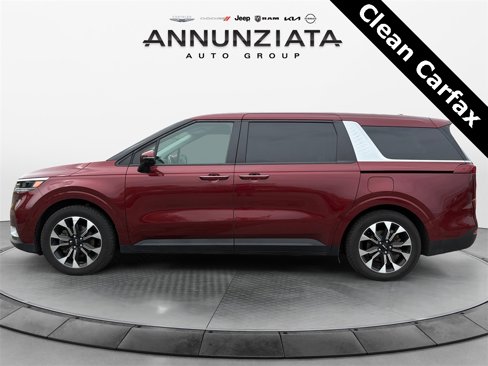 Used 2024 Kia Carnival EX image 2