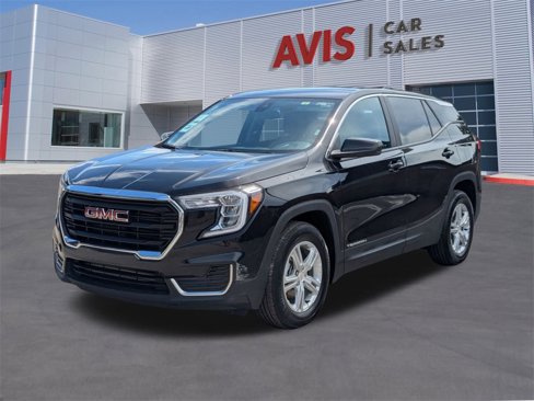 Used 2024 GMC Terrain SLE image 1