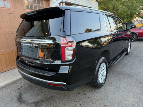 Used 2021 Chevrolet Suburban LT image 3