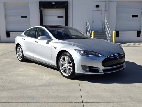 Used 2013 Tesla Model S 60 image 3