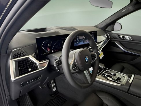 Used 2026 BMW X7 xDrive40i w/ M Sport Package image 18