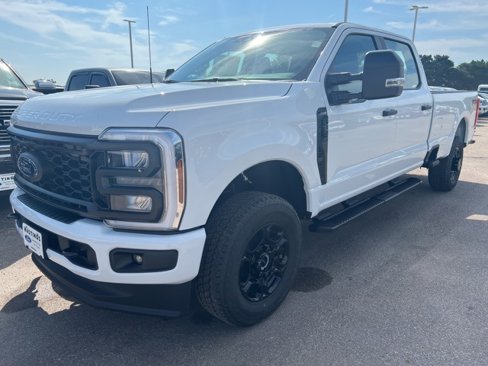 New 2026 Ford F250 4x4 Crew Cab Super Duty image 2