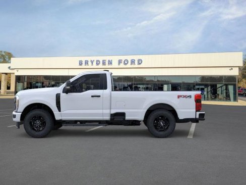New 2025 Ford F350 XLT image 4