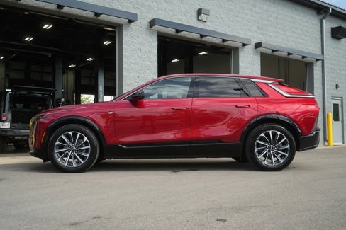 Used 2024 Cadillac Lyriq Sport image 11