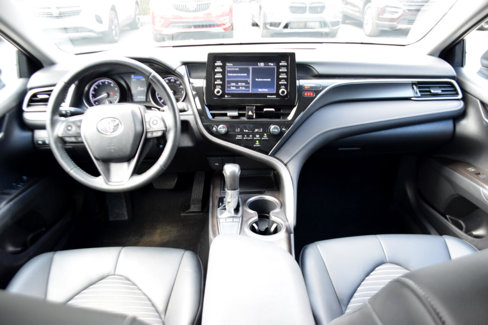 Used 2022 Toyota Camry SE image 12