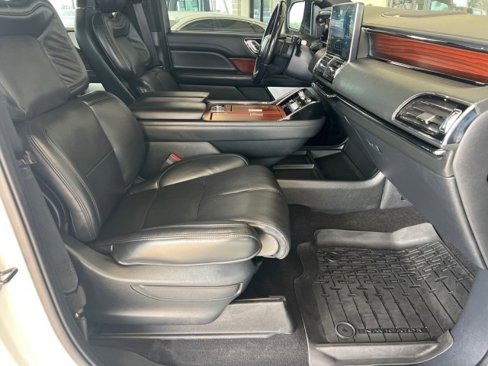 Used 2022 Lincoln Navigator L Reserve image 31