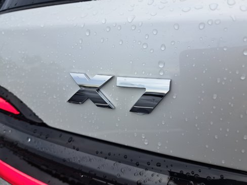 New 2026 BMW X7 M60i image 6
