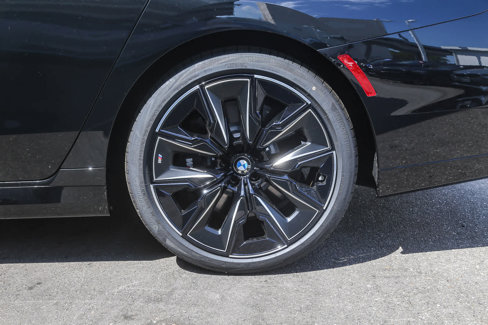 New 2026 BMW 760i xDrive w/ Premium Package image 8
