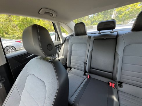 Used 2025 Volkswagen Jetta SE image 35