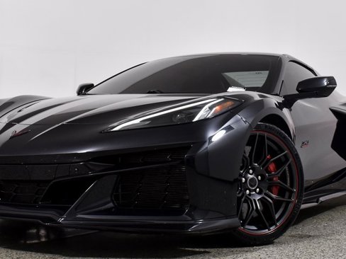 Used 2023 Chevrolet Corvette Z06 image 3