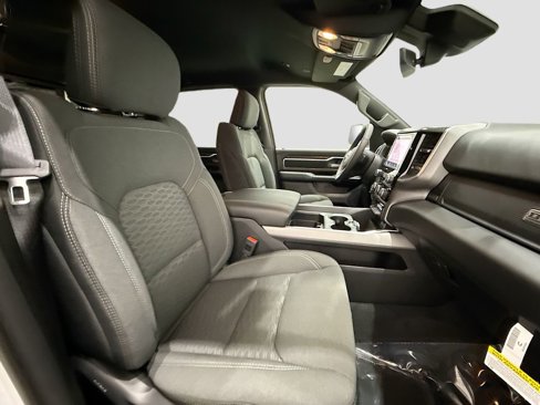 New 2026 RAM 1500 4x4 Crew Cab image 10