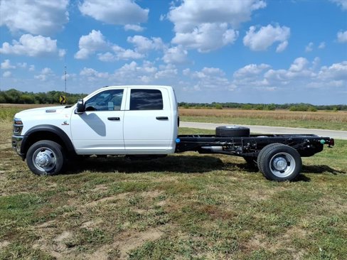 New 2026 RAM 5500 Tradesman w/ Chrome Appearance Group image 2