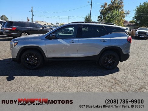 Used 2023 GMC Terrain AT4 image 4