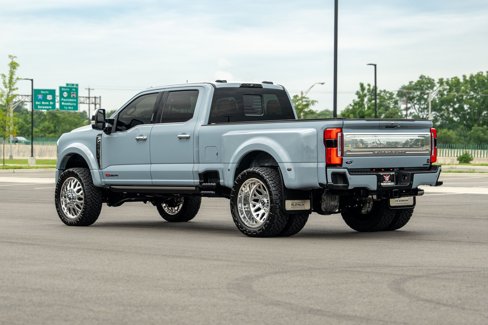 Used 2024 Ford F450 Platinum w/ FX4 Off-Road Package image 8