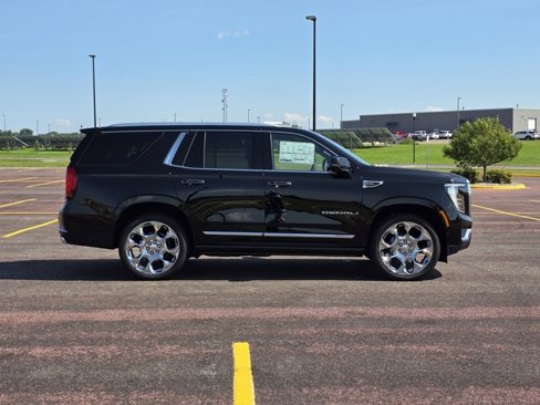 New 2025 GMC Yukon Denali w/ Denali Reserve Package image 2