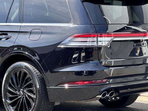 Certified 2022 Lincoln Aviator Reserve w/ Equipment Group 201A image 6