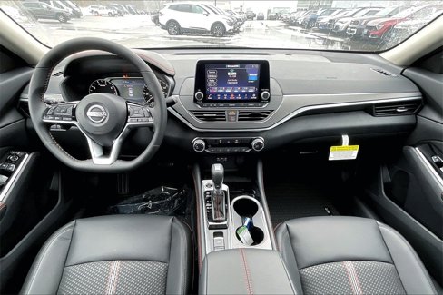 New 2025 Nissan Altima 2.5 SR image 12