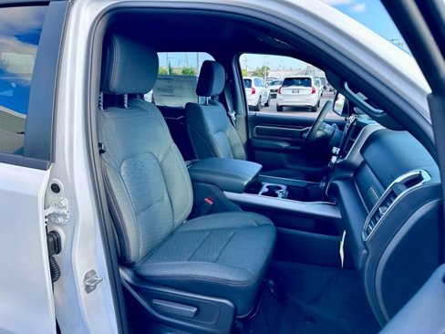 New 2026 RAM 1500 4x4 Crew Cab image 17