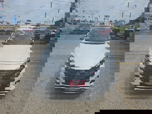 New 2025 Nissan Versa SR image 9