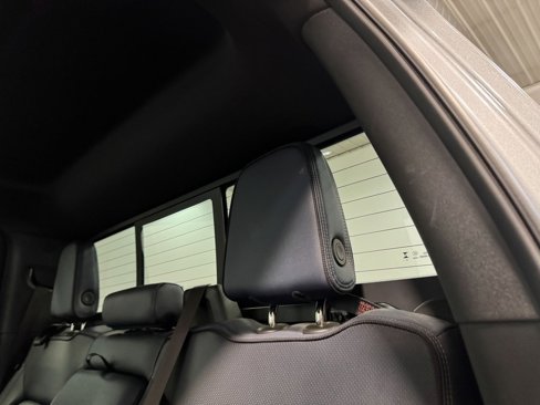 Used 2024 Chevrolet Silverado 1500 High Country image 9