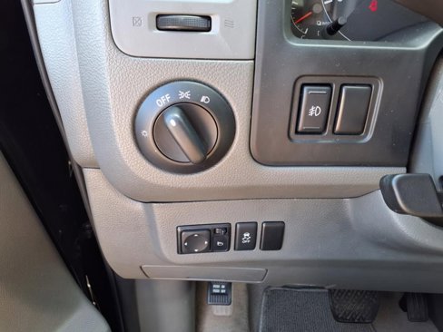 Used 2018 Nissan NV 3500 SL image 25