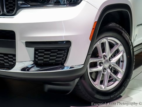 Used 2022 Jeep Grand Cherokee L Laredo w/ Luxury Tech Group I image 5