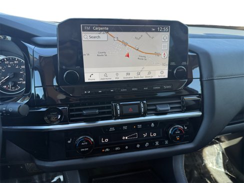 Used 2025 Nissan Pathfinder SL image 11