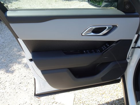New 2026 Land Rover Range Rover Velar Dynamic SE image 14