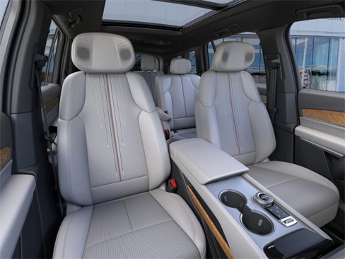 New 2026 Cadillac Vistiq Sport w/ LPO, Floor Liner Package image 16