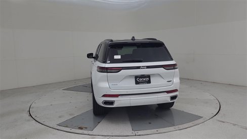 New 2025 Jeep Grand Cherokee Summit image 12