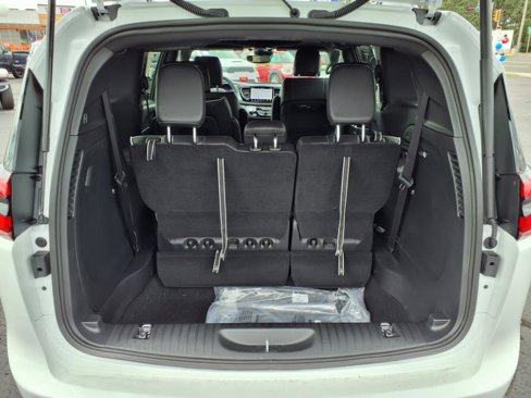 New 2026 Chrysler Pacifica Limited image 11